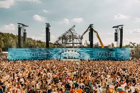Una mujer falleció durante la primera noche del festival de Tomorrowland Una mujer falleció durante la primera noche del festival de Tomorrowland