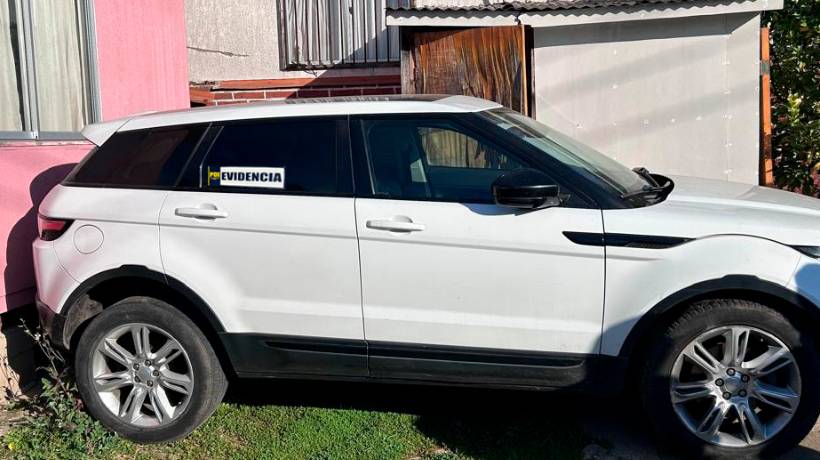 Detienen a sujeto con auto robado, armas, droga en Placilla: tenía dinero en efectivo de 12 países