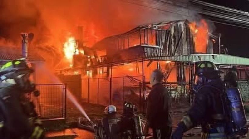 Incendio en Frutillar dejó cuatro viviendas afectadas Incendio en Frutillar dejó cuatro viviendas afectadas