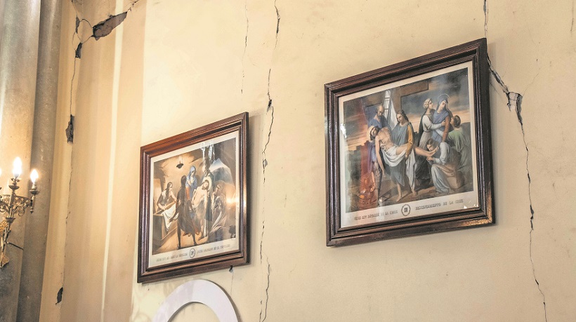 Graves daños presenta Catedral de Copiapó: último sismo de intensidad ampliaron sus grietas Graves daños presenta Catedral de Copiapó: último sismo de intensidad ampliaron sus grietas