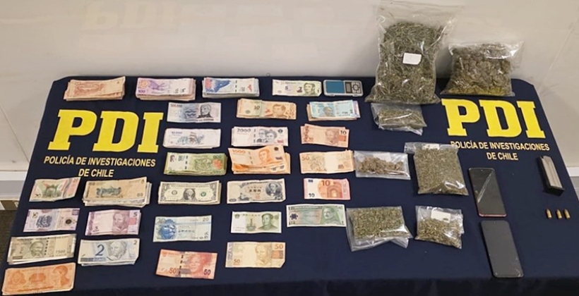 Recuperan auto robado en Los Andes: estaba oculto junto a droga, armas y dinero de 13 países Recuperan auto robado en Los Andes: estaba oculto junto a droga, armas y dinero de 13 países