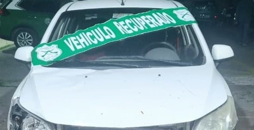 Sujetos armados robaron a conductor de app en Los Andes y terminaron chocando en Calle Larga Sujetos armados robaron a conductor de app en Los Andes y terminaron chocando en Calle Larga