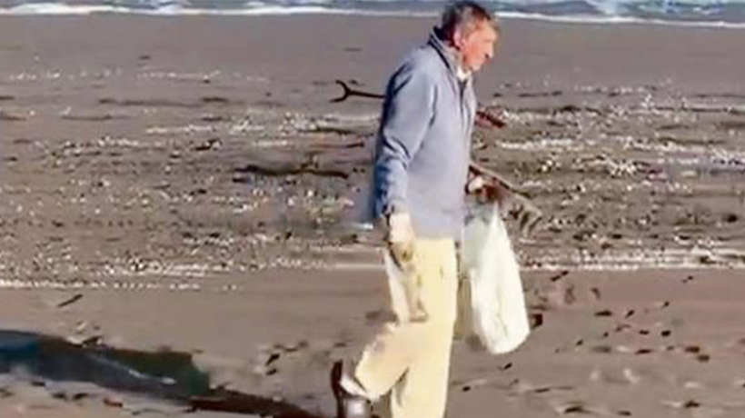 Solicitan reconocer a vecino que limpia playa Las Rocas Solicitan reconocer a vecino que limpia playa Las Rocas