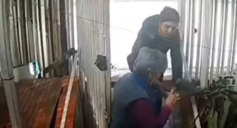 [VIDEO] Lota se moviliza por adulta mayor afectada por robo tras engaño: le pidieron un vaso de agua y le quitaron su pensión y su anillo de matrimonio