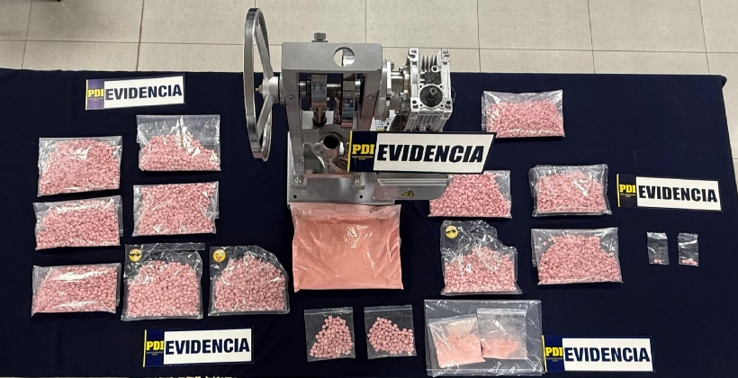 Desarticulan laboratorio clandestino de éxtasis vinculado a banda internacional que operaba entre Santiago y Los Andes Desarticulan laboratorio clandestino de éxtasis vinculado a banda internacional que operaba entre Santiago y Los Andes