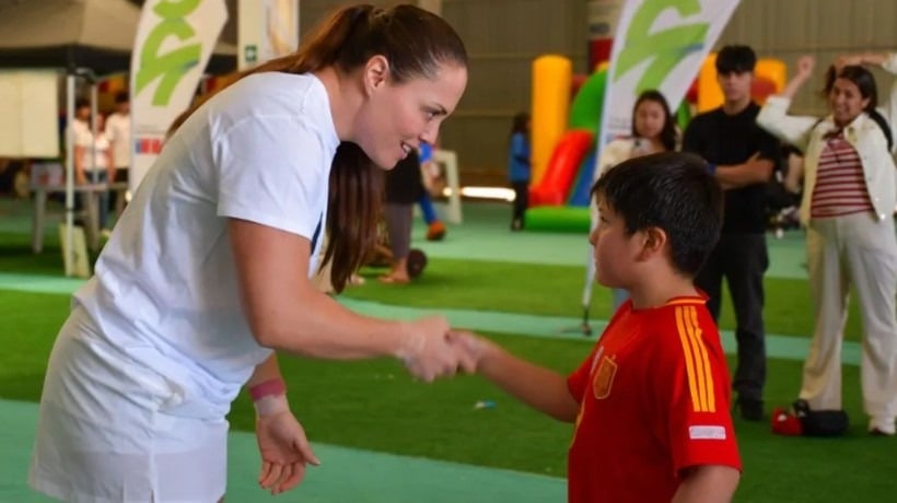 Natalia Duco visita Antofagasta y Calama para promover el deporte y la vida saludable