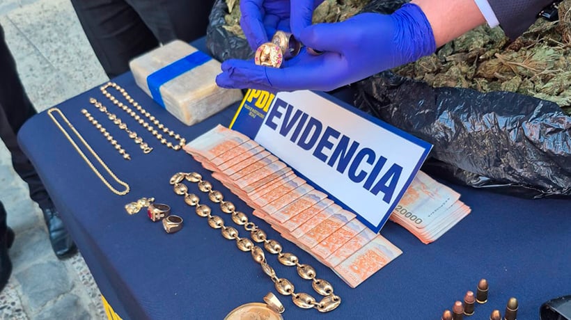 Desbaratan banda dedicada al tráfico de drogas en Valparaíso: nueve personas resultaron detenidas Desbaratan banda dedicada al tráfico de drogas en Valparaíso: nueve personas resultaron detenidas