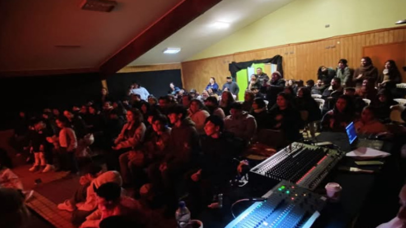 Con éxito se desarrolló una presentación teatral en Alerce Con éxito se desarrolló una presentación teatral en Alerce
