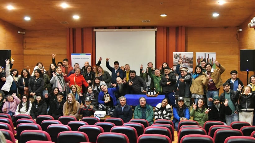 Puerto Montt impulsa capacitación en hidromiel a apicultores locales