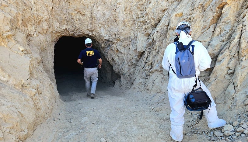 PDI realizó peritajes en yacimiento donde falleció minero en sector Finca Maray en Atacama PDI realizó peritajes en yacimiento donde falleció minero en sector Finca Maray en Atacama