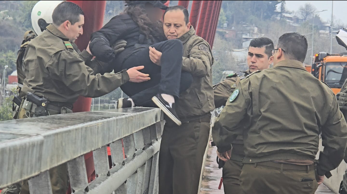 Operativo impidió que mujer se lanzara del puente Treng Treng Kay Kay