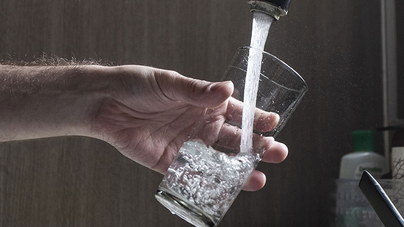 Anuncian corte de agua en distintos sectores de Villa Alemana por reparación en matriz