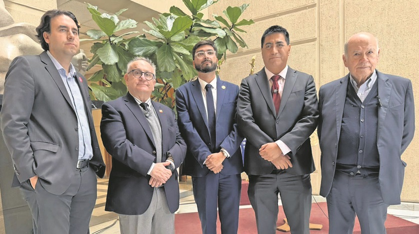 Cuesta Chinchorro: Parlamentarios de Arica piden Estado de Catástrofe para Camarones Cuesta Chinchorro: Parlamentarios de Arica piden Estado de Catástrofe para Camarones