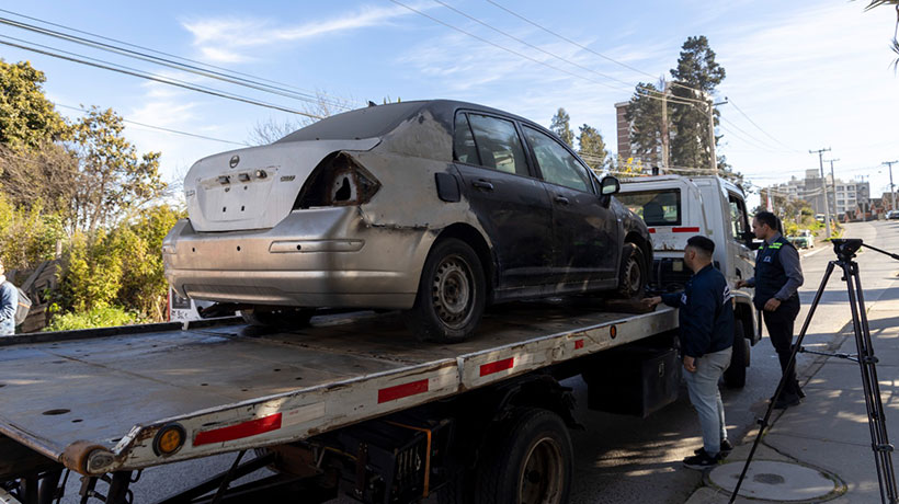 Municipio inició retiro de vehículos abandonados en los cerros de Valparaíso