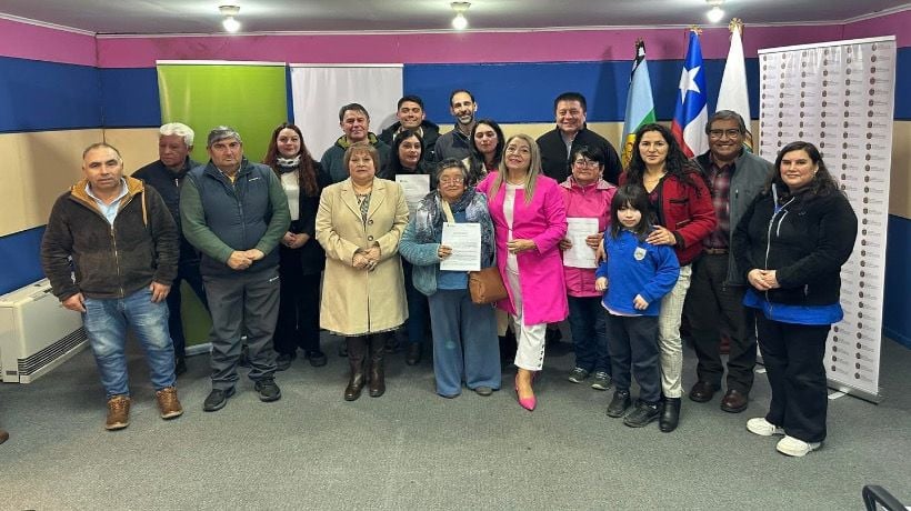 En Hualaihué firman convenio del Fondo Concursable Ventisqueros 2025