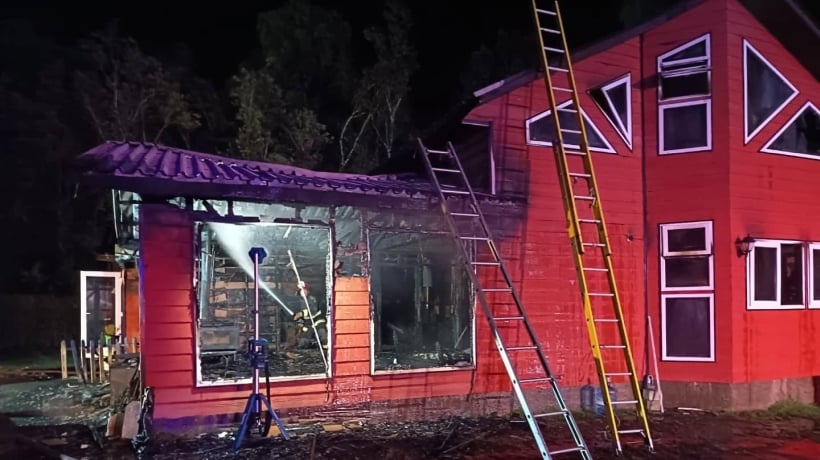 Bomberos de Ensenada evitaron propagación de incendio en parcela de Puerto Varas Bomberos de Ensenada evitaron propagación de incendio en parcela de Puerto Varas