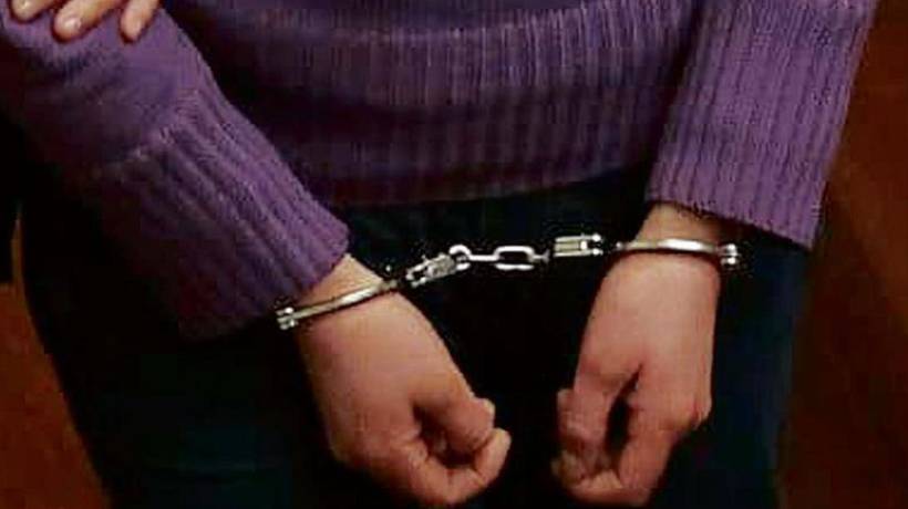 Detienen a asistente de párvulos acusada de quemar y agredir brutalmente a su hijo en Llolleo Detienen a asistente de párvulos acusada de quemar y agredir brutalmente a su hijo en Llolleo