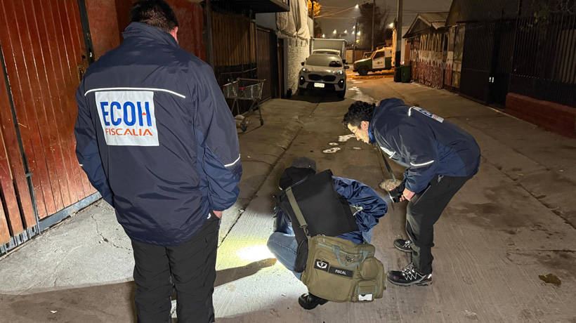 Balacera en La Pintana deja un fallecido y una mujer herida: Investigan posible rencilla entre bandas Balacera en La Pintana deja un fallecido y una mujer herida: Investigan posible rencilla entre bandas