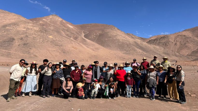 Ganaderos de La Pampa del Tamarugal visitaron geoglifos de Pintados Ganaderos de La Pampa del Tamarugal visitaron geoglifos de Pintados