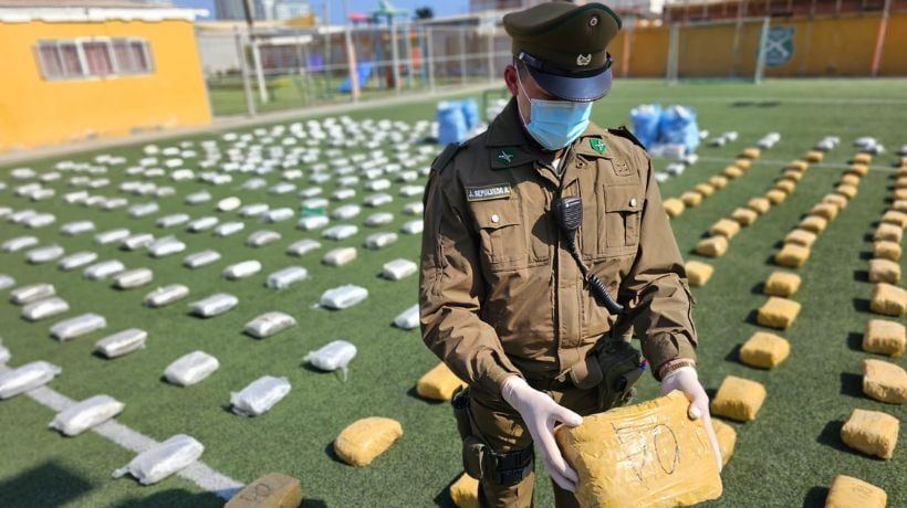 Descubren 767 kilos de marihuana en camioneta robada: Fue ingresada por pasos no habilitados de Antofagasta Descubren 767 kilos de marihuana en camioneta robada: Fue ingresada por pasos no habilitados de Antofagasta