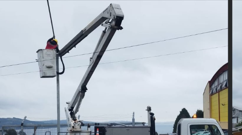 En Ancud llevan a cabo trabajos de mantención en el alumbrado público en la comuna En Ancud llevan a cabo trabajos de mantención en el alumbrado público en la comuna