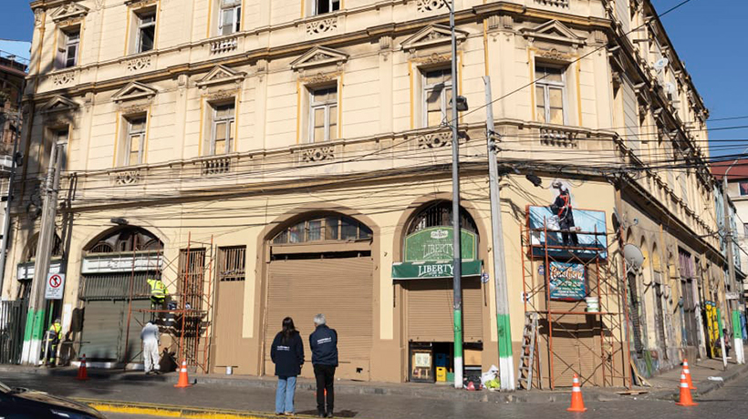 Comenzó proceso de higienización y pintura a fachadas de los alrededores de Plaza Echaurren Comenzó proceso de higienización y pintura a fachadas de los alrededores de Plaza Echaurren