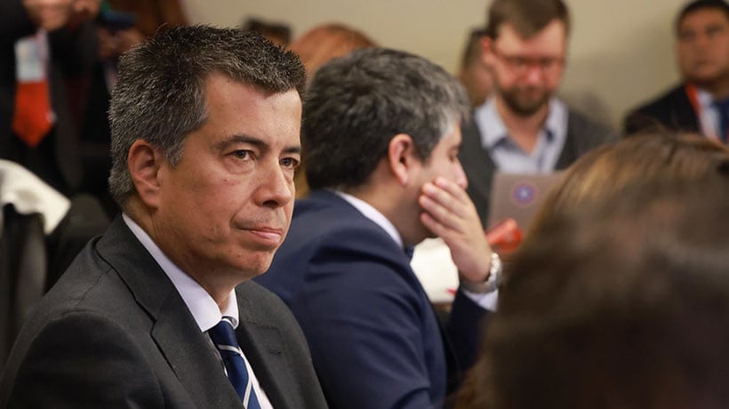 Diputado pedirá sesión secreta de la comisión por reconstrucción tras dichos de Aravena sobre narcos Diputado pedirá sesión secreta de la comisión por reconstrucción tras dichos de Aravena sobre narcos