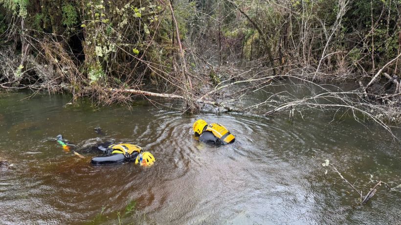 Con buzos y robot submarino buscan a adulta mayor extraviada en zona rural de Puerto Montt Con buzos y robot submarino buscan a adulta mayor extraviada en zona rural de Puerto Montt