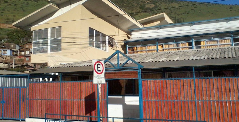Colegio de Cabildo denunció a la Fiscalía relación amorosa de inspector y alumna de 16 años Colegio de Cabildo denunció a la Fiscalía relación amorosa de inspector y alumna de 16 años