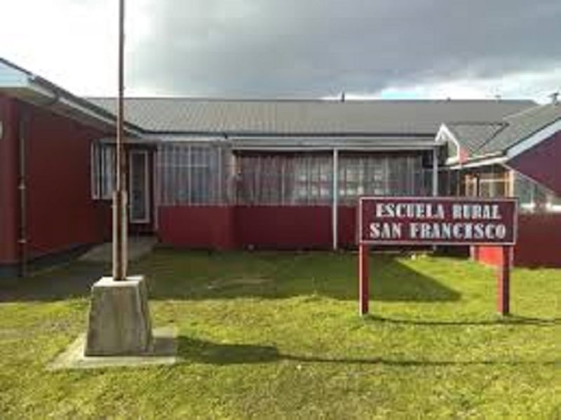 Seremi de Educación de Los Ríos informa suspensión de clases en colegios costeros de tres comunas Seremi de Educación de Los Ríos informa suspensión de clases en colegios costeros de tres comunas