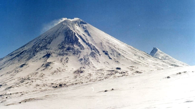Entra en erupción el volcán Kliuchevskói tras potentes terremotos en Kamchatka Entra en erupción el volcán Kliuchevskói tras potentes terremotos en Kamchatka