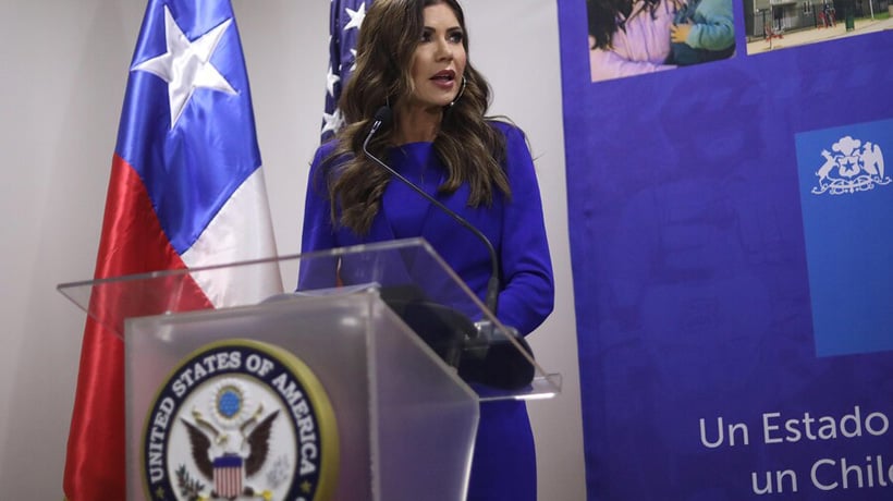Secretaria de Seguridad de EE.UU. destacó trabajo de Chile para cumplir con el programa Visa Waiver Secretaria de Seguridad de EE.UU. destacó trabajo de Chile para cumplir con el programa Visa Waiver