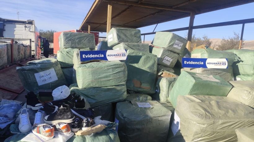 Detienen a funcionario de Aduanas que omitió protocolos en fiscalización de mercancía de contrabando en la avanzada de Quillagua Detienen a funcionario de Aduanas que omitió protocolos en fiscalización de mercancía de contrabando en la avanzada de Quillagua