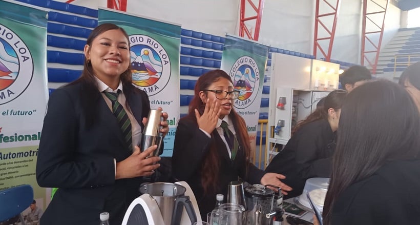 Colegio Río Loa: Continuidad de estudios y carreras técnicas profesionales: Electricidad, Mecánica Automotriz y Gastronomía Colegio Río Loa: Continuidad de estudios y carreras técnicas profesionales: Electricidad, Mecánica Automotriz y Gastronomía