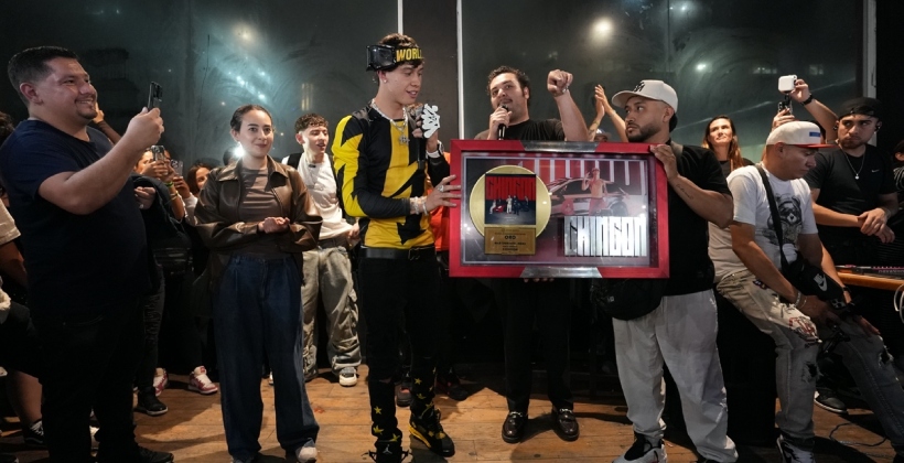 Martinwhite recibe Disco de Oro en México y arrasa con la guaracha chilena en el extranjero