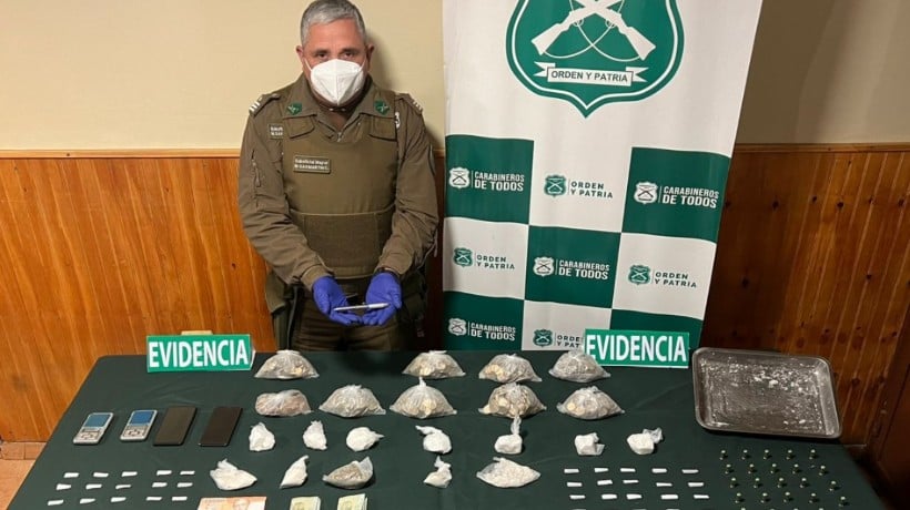 Carabineros del OS7 Ñuble desbarató banda de tráfico de drogas e incautó arma tipo "lápiz" adaptada para el disparo Carabineros del OS7 Ñuble desbarató banda de tráfico de drogas e incautó arma tipo "lápiz" adaptada para el disparo