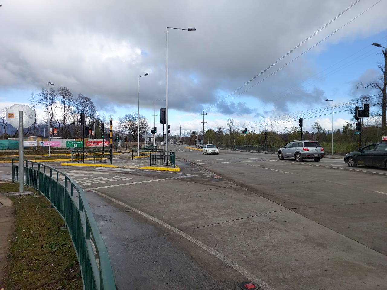 Villarrica: Instalan nuevo cruce con semáforo en ruta S-95T para mejorar conectividad hacia Lican Ray Villarrica: Instalan nuevo cruce con semáforo en ruta S-95T para mejorar conectividad hacia Lican Ray
