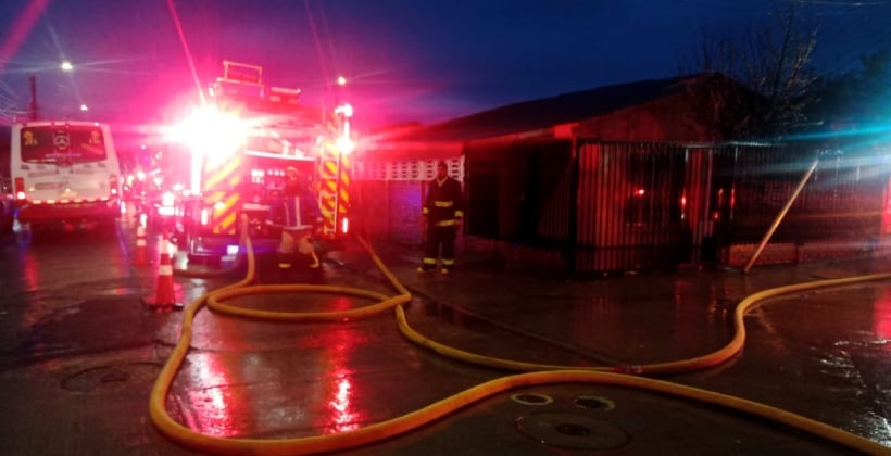 Investigan origen de incendio en Quillota donde murió un adulto mayor: estaba solo en su vivienda Investigan origen de incendio en Quillota donde murió un adulto mayor: estaba solo en su vivienda