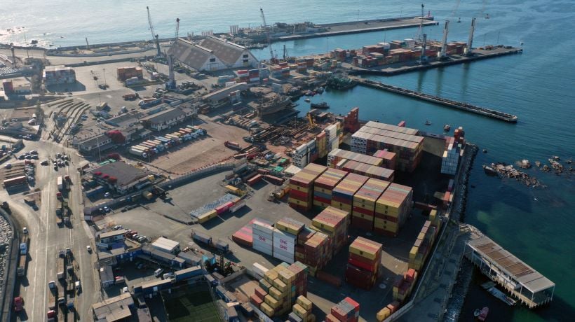 Marejadas se mantendrán hasta este sábado: restringen atraques en el Puerto de Iquique Marejadas se mantendrán hasta este sábado: restringen atraques en el Puerto de Iquique