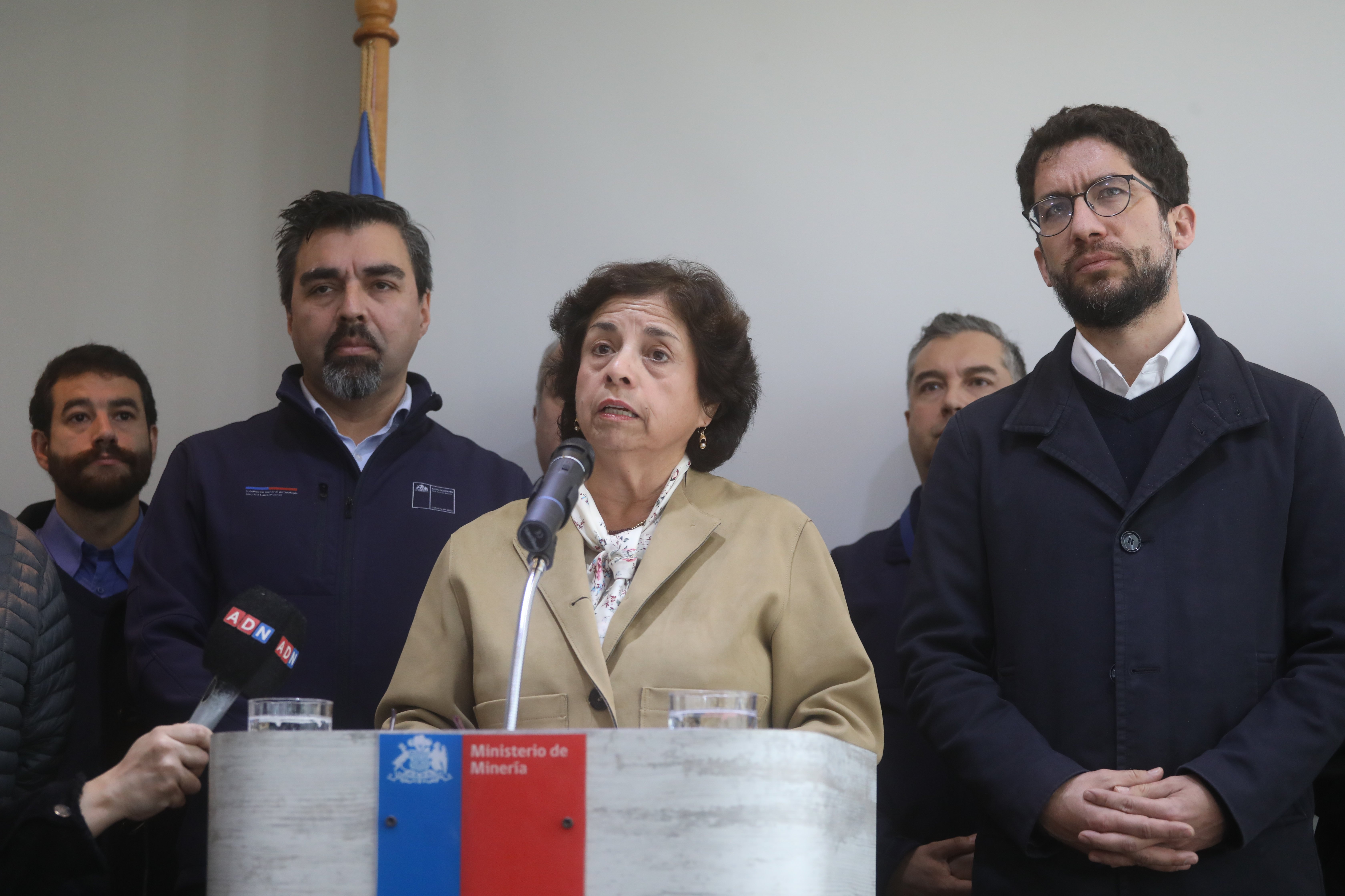 Nuevo reporte: Ministra Williams dice que "no se ha logrado contacto con los cinco trabajadores" atrapados Nuevo reporte: Ministra Williams dice que "no se ha logrado contacto con los cinco trabajadores" atrapados