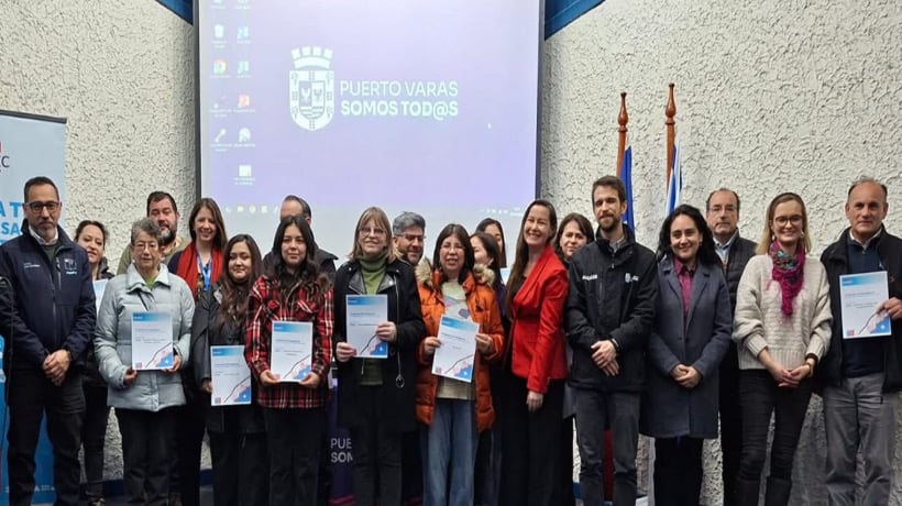 Puerto Varas continúa apoyando a familias y emprendedores afectados por pasado tornado Puerto Varas continúa apoyando a familias y emprendedores afectados por pasado tornado
