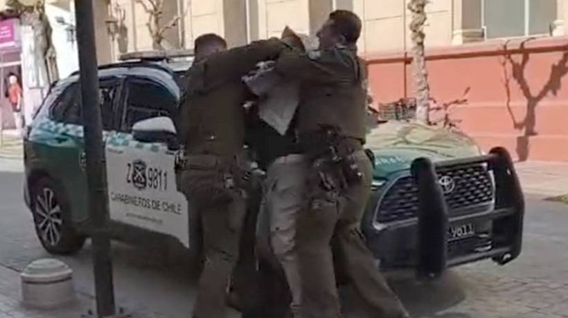 Extranjeros detenidos tras agredir a carabineros y amenazar a funcionaria municipal en San Felipe Extranjeros detenidos tras agredir a carabineros y amenazar a funcionaria municipal en San Felipe