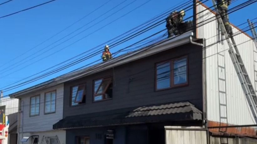 Incendio destruyó imprenta en Manuel Montt
