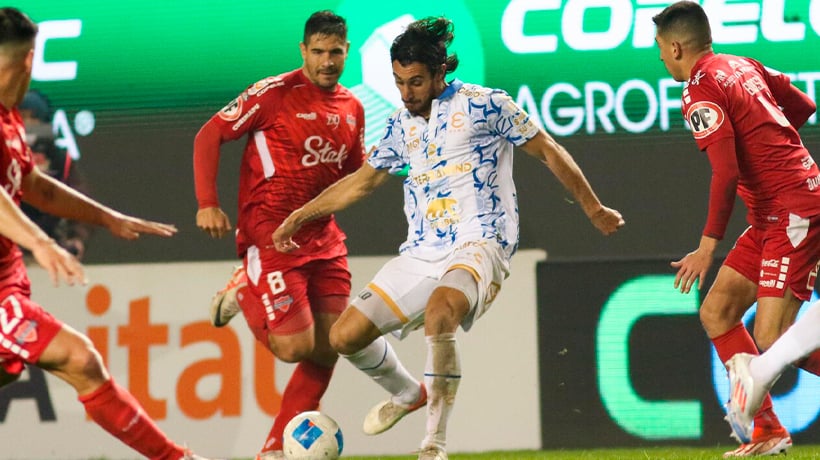 Con increíbles goles perdidos Everton se quedó con las manos vacías tras perder con Ñublense Con increíbles goles perdidos Everton se quedó con las manos vacías tras perder con Ñublense