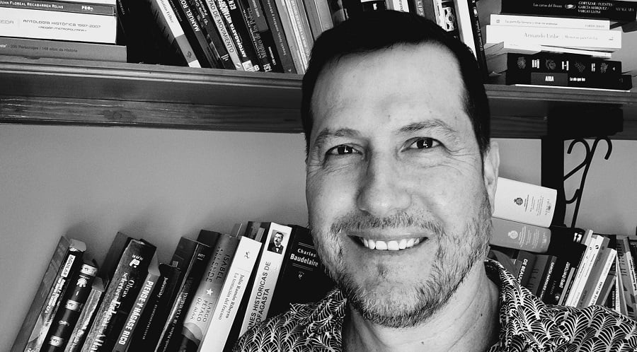 Escritor antofagastino Alejandro Terraza habla de los logros de su novela 'Sucedió en París'