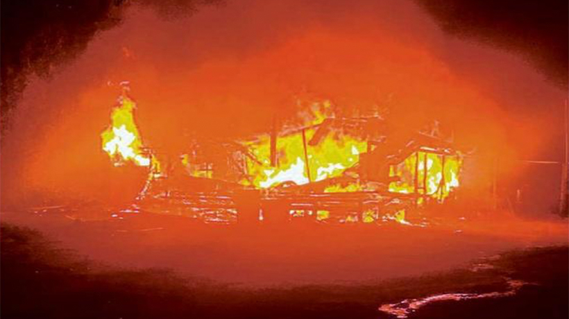Incendio destruyó casa en Isla Negra y dejó a familia damnificada