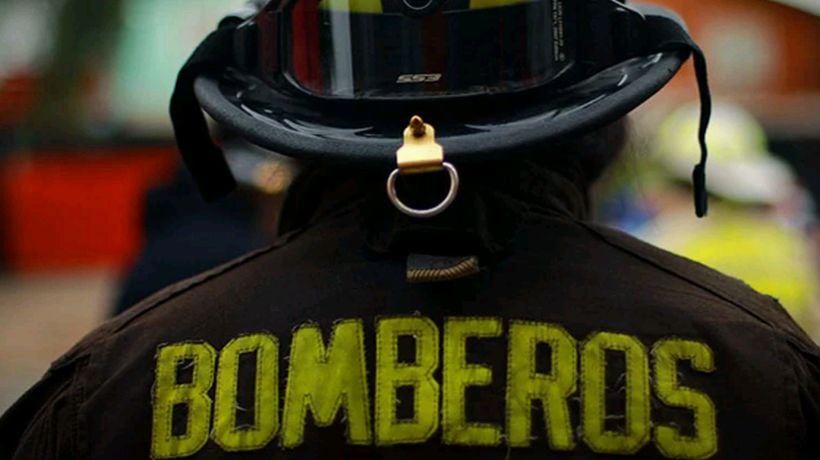 Bomberos de Iquique inició investigación por conductor de carro bomba que habría estado ebrio durante rescate de felino en Playa Cavancha