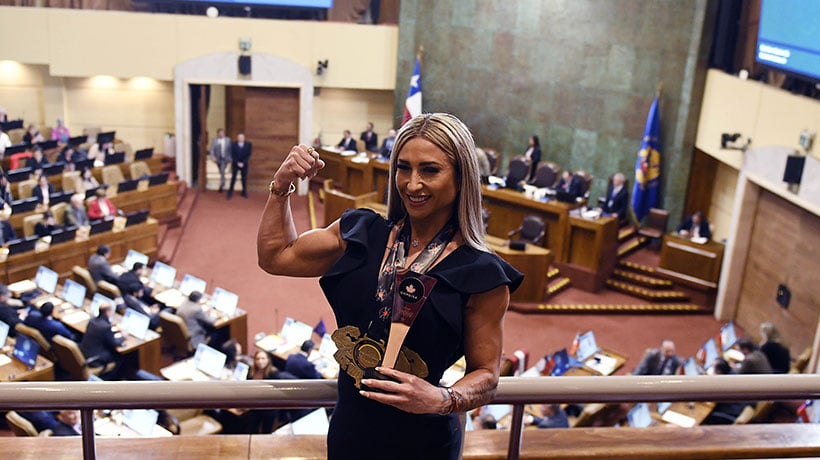 [VIDEO] Nicole Moreno recibe reconocimiento del Congreso por su desempeño deportivo: “¡Gracias!”