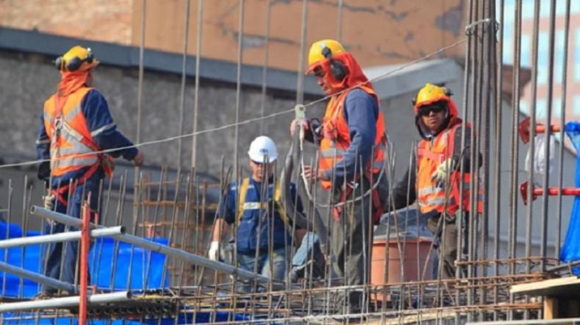Salarios en Antofagasta superan en 12% al promedio nacional pero persiste brecha de género
