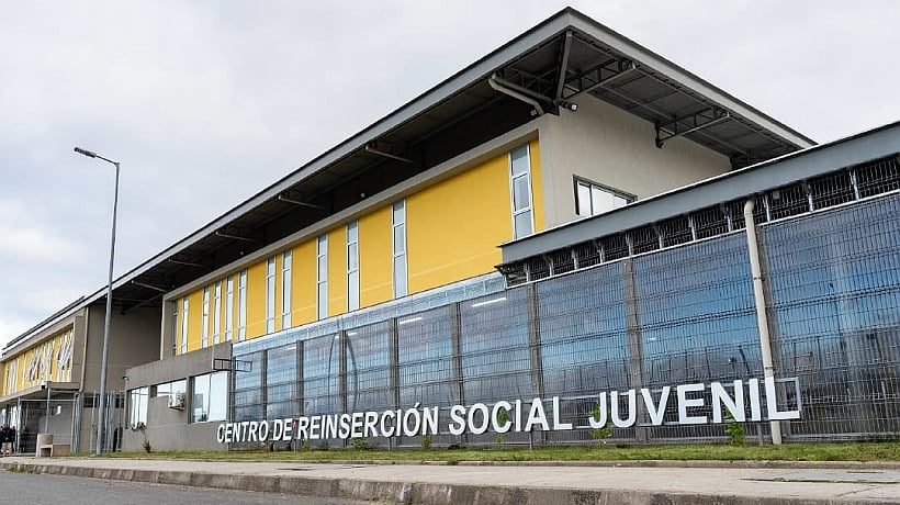 Adolescente ratificado en internación por crímenes en Ancud